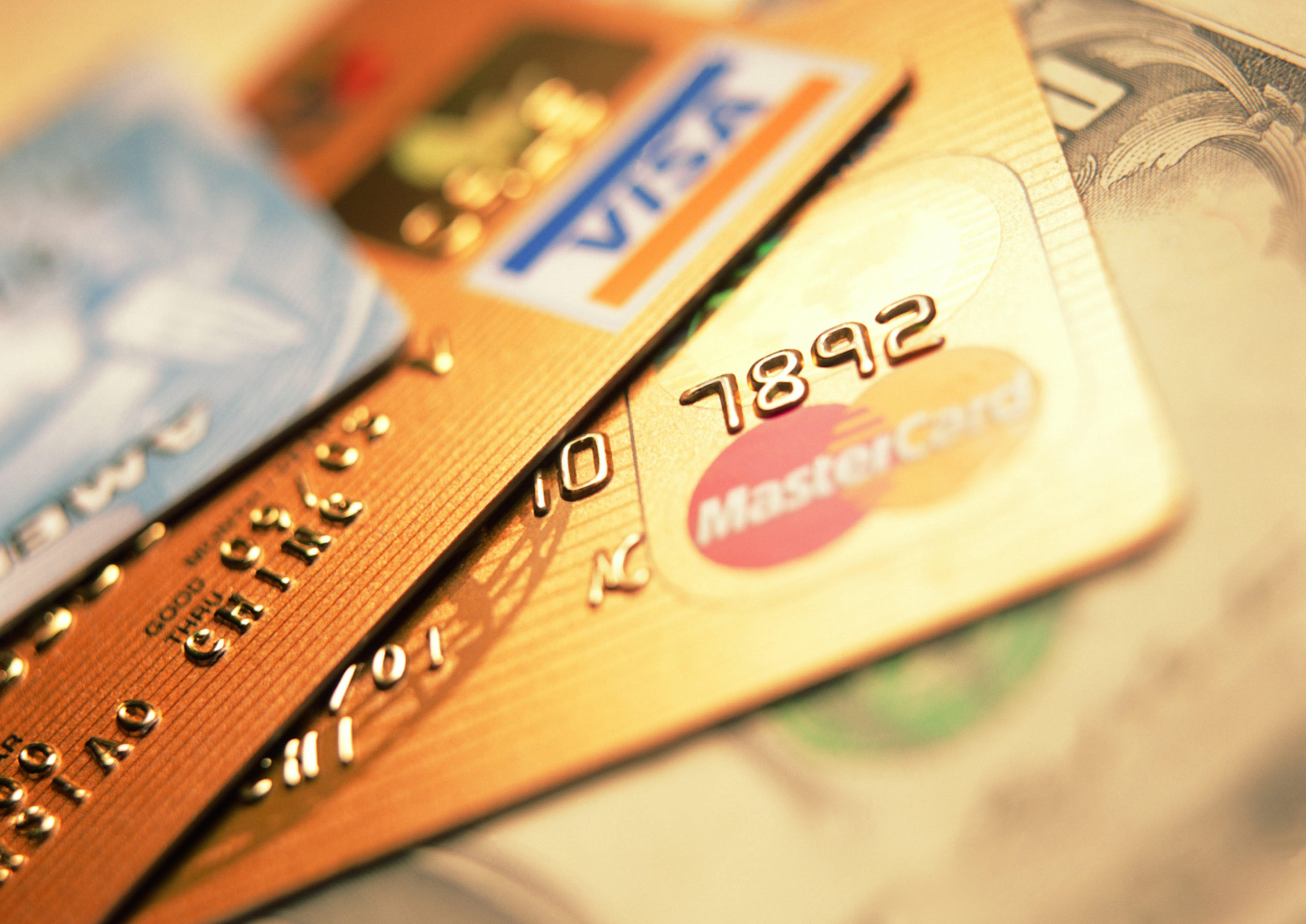 Можно ли получить кредитную карту в 21 год?